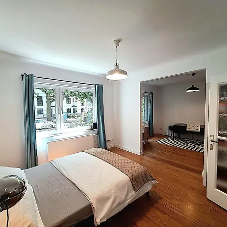 Villa Renovated Townhouse With Garden *