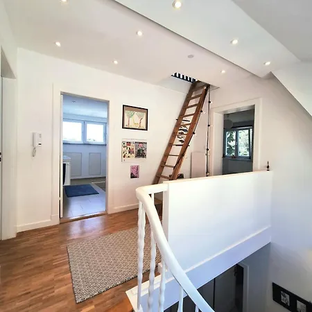 Renovated Townhouse With Garden Villa
