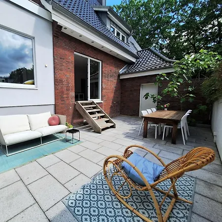 Renovated Townhouse With Garden Villa *